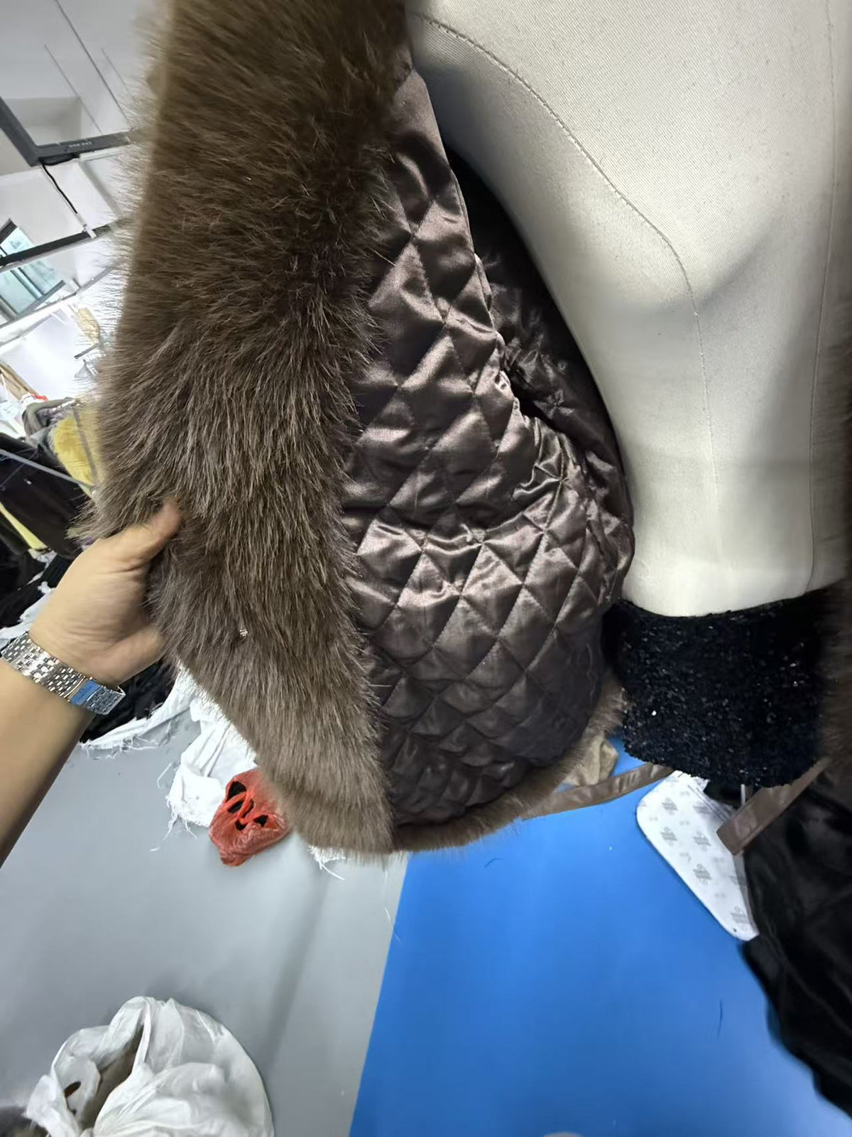 "Manteau Mi-Long en Laine Synthétique avec Ceinture"